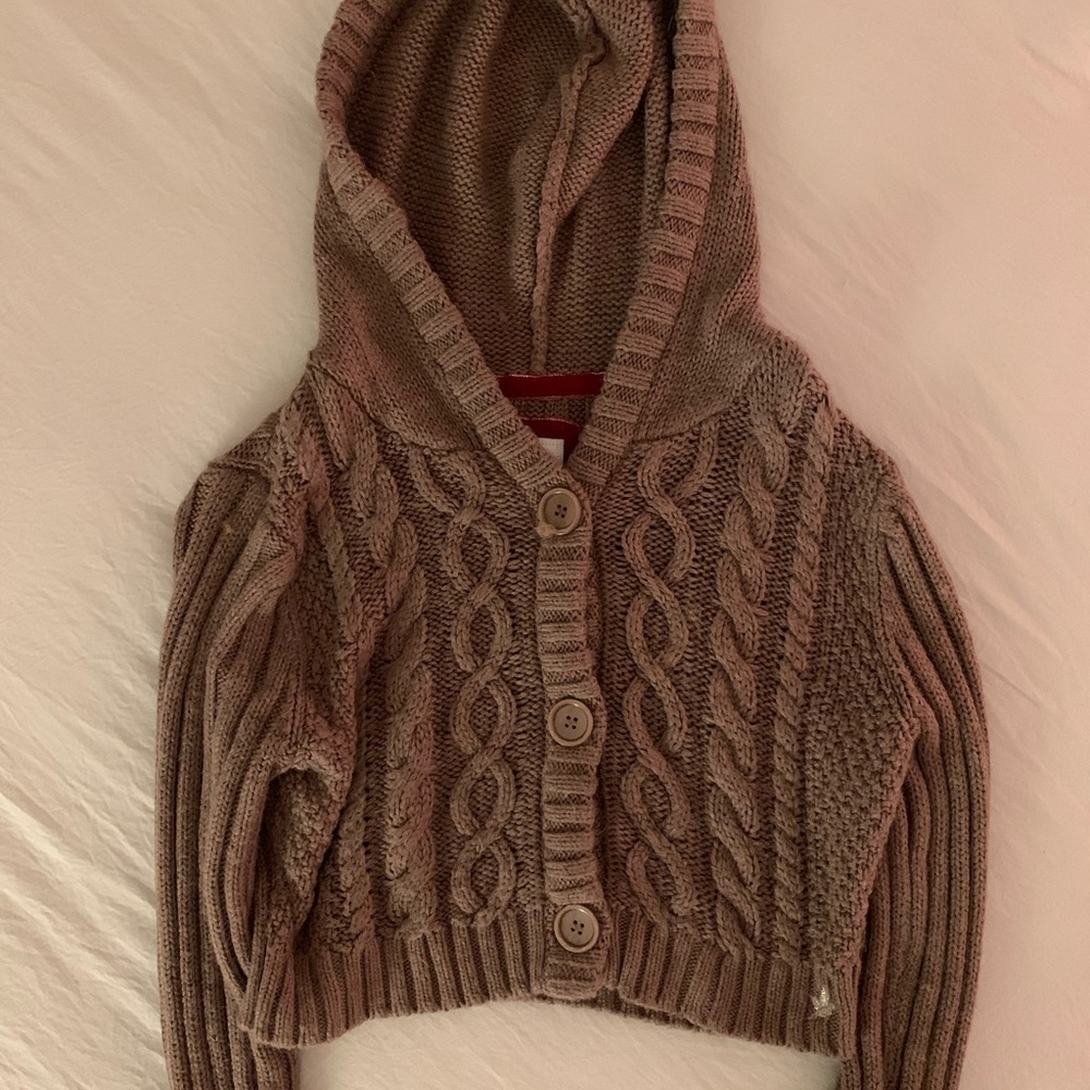 CUTE CROPPED SWEATER!